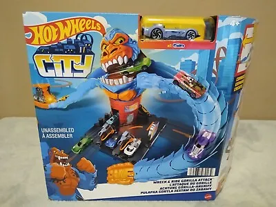 Buy Hot Wheels City Wreck & Ride Gorilla Attack & 1 Car Connects To Gas Station Set • 33.14£
