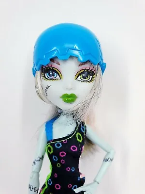 Buy Monster High Frankie Stone Skultimate Roller Maze Doll Skates Dress Helmet • 20.13£