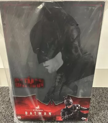 Buy Hot Toys The Batman MMS638 • 275£