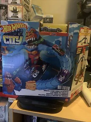 Buy Hot Wheels City Wreck & Ride Gorilla Attack & 1 Car Connects To Gas Station Set  • 23.75£