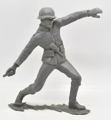 Buy Marx WWII German Soldier Throwing Grenade Vintage Loose 6  Figure 1963 • 6.83£