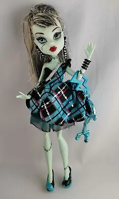 Buy Monster High Puppen (Basic, Nefera, Frankie, Clawdeen, Draculaura, Cleo, Etc.) • 41.11£