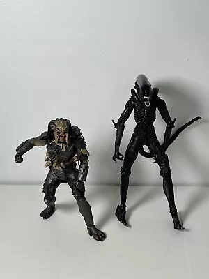 Buy Alien Vs Predator Scar Predator & Alian McFarlane Toys #2 (Z6) • 24.99£