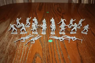 Buy Lot Of 20 Vintage MPC Battlefront Light Gray German Soldiers Tank - Marx • 9.60£