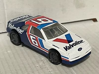 Buy 1/64 Hot Wheels 1989 Ford Thunderbird NASCAR Valvoline • 2.99£