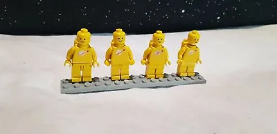 Buy 4 Lego Vintage Classic Space Minifigures 4 Yellow (#4)  • 7£