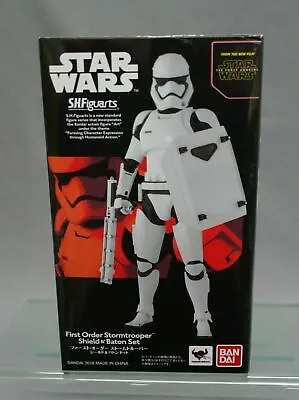 Buy S.H. Figuarts Star Wars First Order Stormtrooper Shield & Baton Set Bandai *- • 56.44£