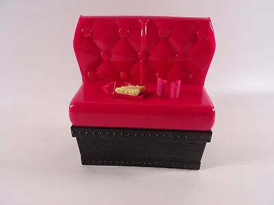 Buy Barbie Monster High Furniture Draculauras Cafe Mattel Y7719 Sofa/Couch (13597) • 13.12£