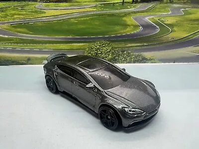 Buy Hot Wheels Tesla Model S Grey • 4£
