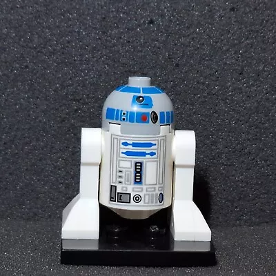 Buy LEGO Star Wars Minifigure Astromech Droid R2-D2 (Light Gray) (2012) 9490 SW0217 • 3.99£