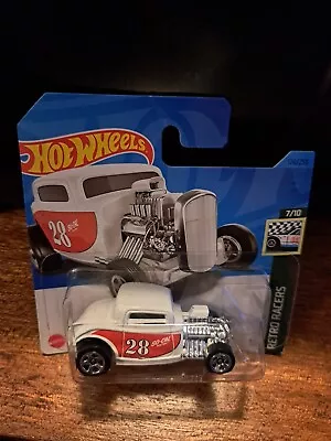 Buy Hot Wheels '32 Ford  Retro Racers' • 2.50£