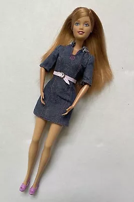 Buy Barbie Happy Family Fashion • 30.89£