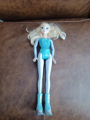 Buy Disneys Frozen Elsa Skate Fashion Doll • 5£