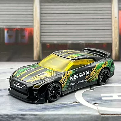 Buy Hot Wheels 2017 Nissan GT-R R35 Neon Speeders 2023 New Loose 1:64 Diecast Car • 6£