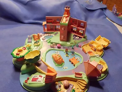 Buy Polly Pocket Large Recreational Facility With Hotel, Animal Enclosures, Lake With Treasure Island, Etc. • 35.85£