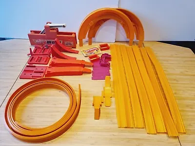 Buy Mattel Hot Wheels 1967 Track & Lone Star Loop The Loop Hot Turn Curves Orange  • 69.99£