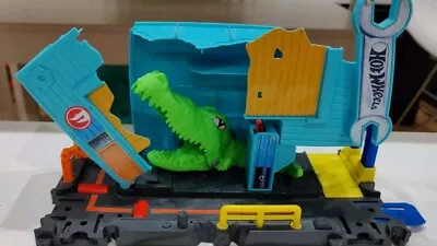 Buy Hot Wheels City Gator Garage Attack Playset. Mattel 2017.  Good Used Condition  • 24.95£