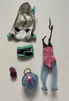 Buy Monster High Basic First Lagoona Fashion • 51.41£