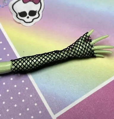 Buy MONSTER HIGH Ghoulia Yelps First Wave Glove Fishnet Arm Accessory Part Read • 12.07£