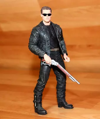 Buy TERMINATOR 2 Judgment Day T-800 Action Figure Arnold Schwarzenegger Neca 2009. • 77£