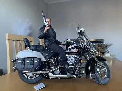Buy Hot Toys Terminator T 800 Guardian + Harley Davidson Motorcycle 1/6 • 1,100£