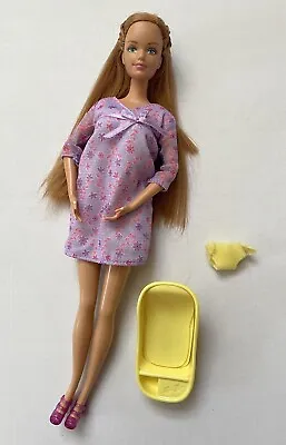 Buy Barbie Happy Family Pregnant Pregnant Midge With Accessories • 51.46£