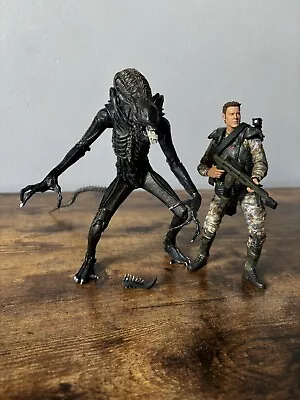 Buy Neca Alien And Marine Figure Bundle • 10.50£