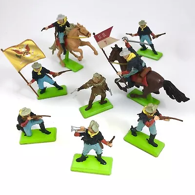 Buy Britains Deetail 8x 7th Cavalry Cowboys (including 2 Horses & Flags) Made UK • 40£