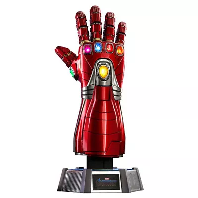 Buy MARVEL - Avengers Endgame - Nano Gauntlet Gauntlet 1/1 Replica Hot Toys • 480.63£