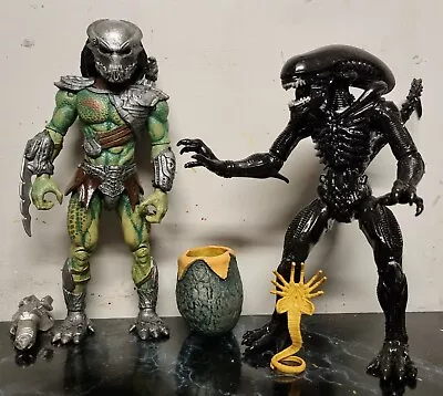 Buy Custom Alien Vs Predator Figures • 49.99£