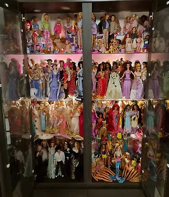 Buy An Enormous Barbie Collection Of Vintage Dolls • 15,444.61£