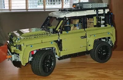 Buy LEGO TECHNIC: Land Rover Defender (42110) • 79£