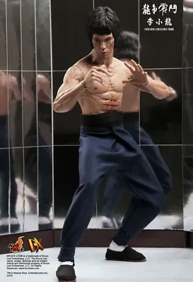 Buy Hot Toys - 1/6 DX04 Bruce Lee Enter The Dragon & Extra Body SideShow Exclusive • 649.99£