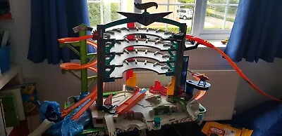 Buy Hot Wheels Ultimate Garage With Shark Attack Spiral • 30£