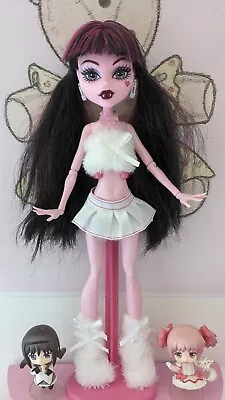 Buy Dracula Creproduction 2022 Basic Monster High Doll + Extra Outfits  • 38.97£