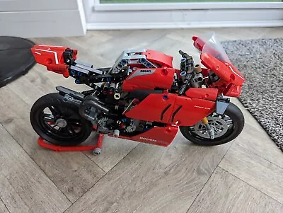 Buy LEGO TECHNIC: Ducati Panigale V4 R (42107) • 35£
