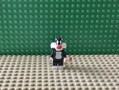 Buy LEGO MINIFIGURES - Sylvester The Cat (Looney Tunes Series) • 4.99£