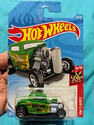 Buy Hot Wheels '32 Ford - 2017 HW Flames Series - Green With Flames Version • 2.25£
