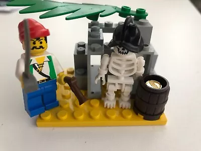 Buy LEGO Pirates:  Set 6232 Skeleton Crew Set • 10£