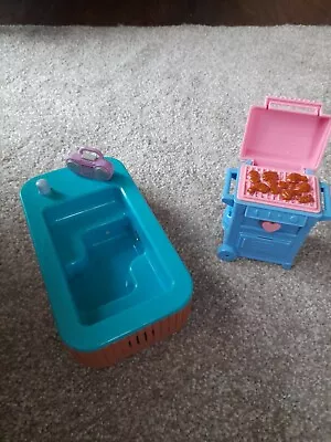 Buy Vintage FISHER PRICE 90s Dolls House Hot Tub And BBQ  ( No Longer Makes Sounds) • 28.80£