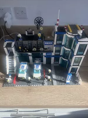 Buy LEGO CITY: Police Station (7498) • 28.40£