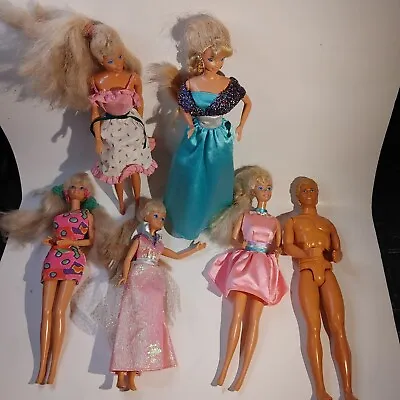 Buy Lot Of 6 - Vintage Barbie Lot - Most With Clothes  - Most From The 80s • 32.70£