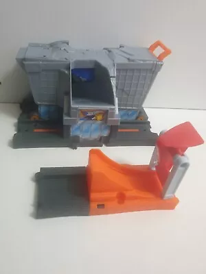 Buy Hot Wheels T-Rex Grocery Attack Playset GBF92 (no Car) • 11.31£