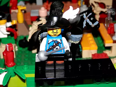 Buy Lego Minifigures  - Series 4 - The Musketeer - Lego Mini Figures, With Base • 5.25£