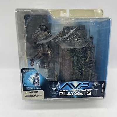 Buy Alien Vs Predator Movie Model - Predator With Base - 2005 Collectible - Damaged • 59.99£