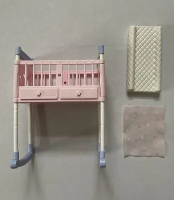 Buy Barbie Happy Family Midge Baby Bed Bed • 20.48£