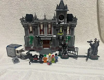 Buy LEGO 10937: Arkham Asylum Breakout With Minifigures • 109.99£