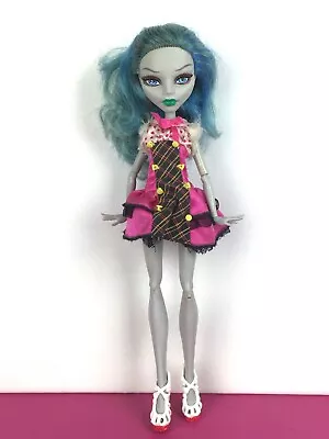 Buy Monster High Doll Ghoulia Yelps Scooter With Draculaura Forbitten Love Dress • 39.12£