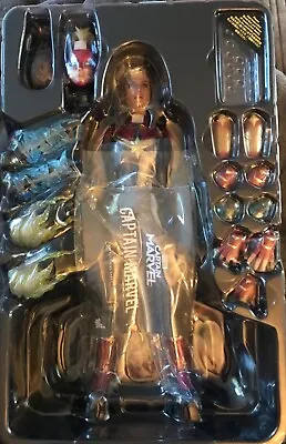 Buy Captain Marvel Hot Toys Figure • 160£