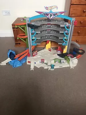 Buy Hot Wheels City Ultimate Garage With Shark Attack • 25£